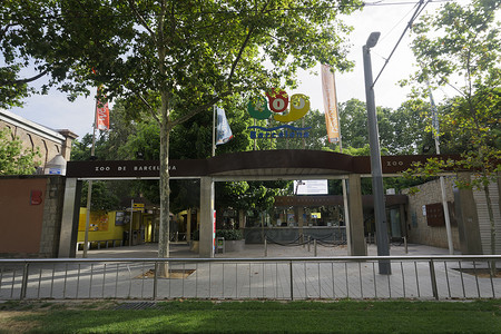 西班牙巴塞罗那动物园——巴塞罗那动物园东入口。
