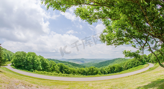 景观大道摄影照片_西弗吉尼亚州蓝岭公园大道沿线的风景