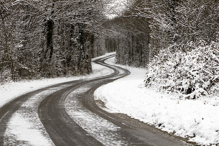 下雪路摄影照片_雪路