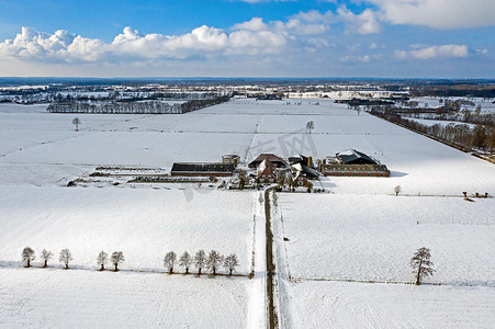 荷兰冬季传统荷兰景观的航拍