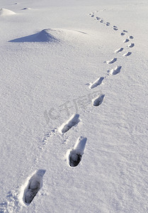 雪地里的人脚印