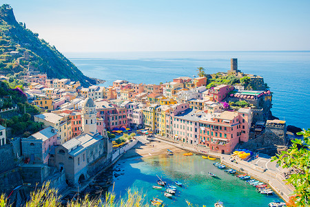 Cinque Terre Reserve 美丽而舒适的 Vernazza 村庄的壮丽景色