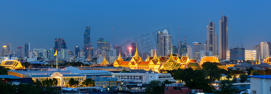 城市夜间泰国大皇宫全景高景