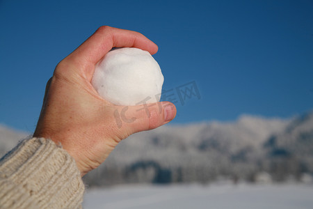 滚雪球摄影照片_滚雪球