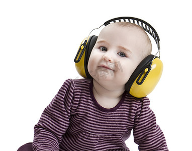 护耳罩摄影照片_有耳朵保护的婴孩