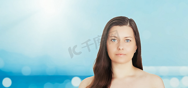 防晒乳霜摄影照片_夏季护肤和防晒。