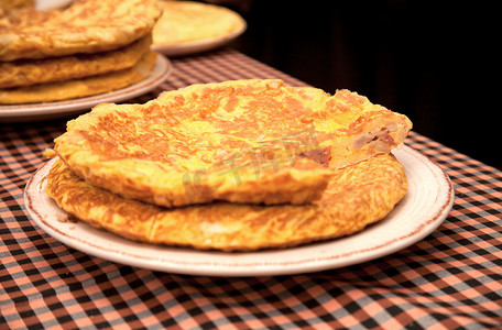 民间菜摄影照片_西班牙的玉米饼