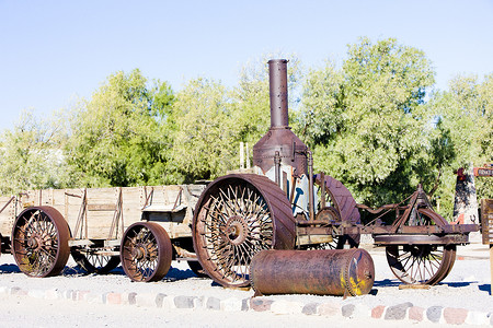 “蒸汽机，Furnace Creek，死亡谷国家公园，加州”