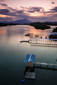 Mengkabong 河和京那巴鲁山