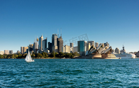 悉尼大海摄影照片_从渡轮的悉尼中央商务区