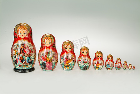 俄罗斯传统娃娃