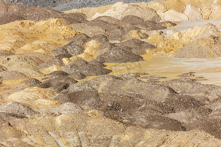 风景照摄影照片_大型采石场碎沙石的照片