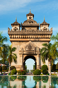 “Patuxai 纪念碑，万象，老挝。”