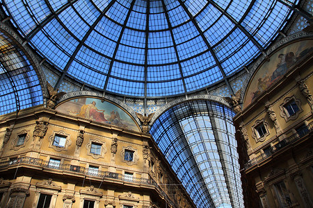 牛气冲天摄影照片_玻璃画廊 - Galleria Vittorio Emanuele - 米兰 - 意大利