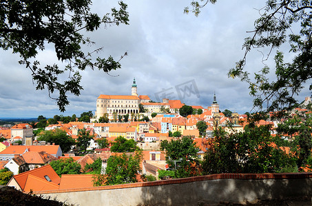 鼠标指针库洛米摄影照片_城堡建筑群和捷克小镇米库洛夫的景色