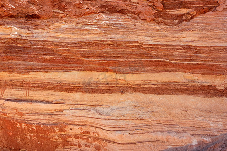 红色条纹的岩石纹理