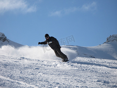 在采尔马特滑雪