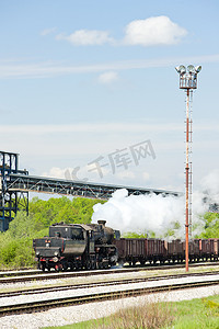 赛那摄影照片_“波斯尼亚和黑塞哥维那图兹拉地区的蒸汽货运列车”