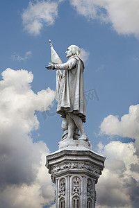“美洲发现者克里斯托弗·科隆的雕塑”