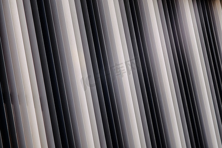 西班牙潘普洛纳建筑覆盖层从黑到白的全灰度