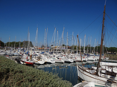法国博亚维尔码头