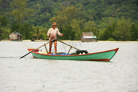 柬埔寨渔民摄影照片_“当地渔民，柬埔寨云朗国家公园”