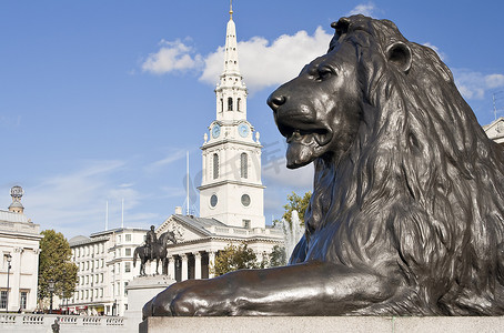 特拉法加摄影照片_伦敦特拉法加广场的狮子雕像
