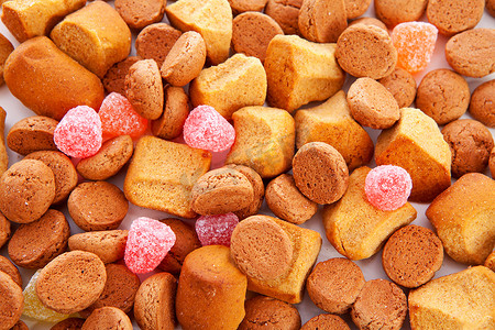 典型的荷兰糖果：pepernoten（生姜坚果）