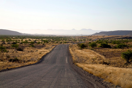 纳米比亚的碎石路