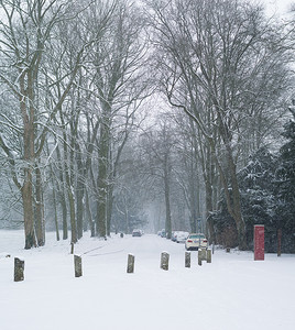 德国亚琛 Lousberg 的雪路