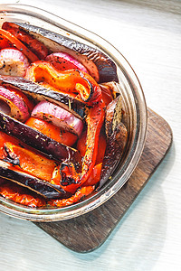 青西红柿摄影照片_烤蔬菜西红柿、茄子、青洋葱、西葫芦、zuc