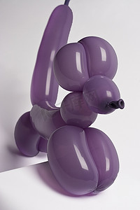 紫色气球狗