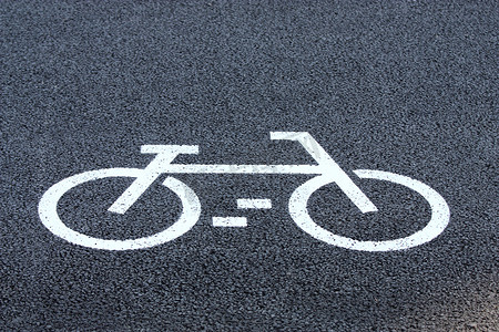 线条指示摄影照片_自行车路标