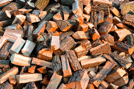 冬天堆积木柴的质地