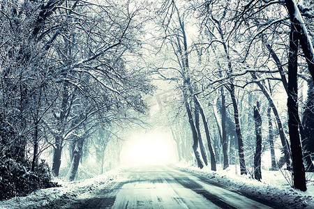 梦幻般的雪乡公路