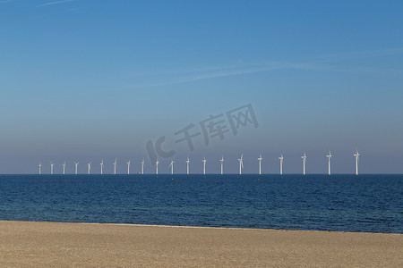 哥本哈根 Amager 海滩的海上风力发电厂