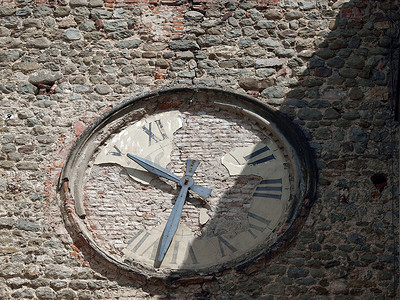 皮斯托亚 - 古老的教堂时钟