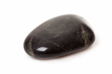 一块黑石头