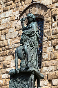 佛罗伦萨 - Judith 和 Holofernes 的雕像。