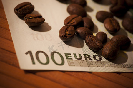 钞票上的咖啡豆