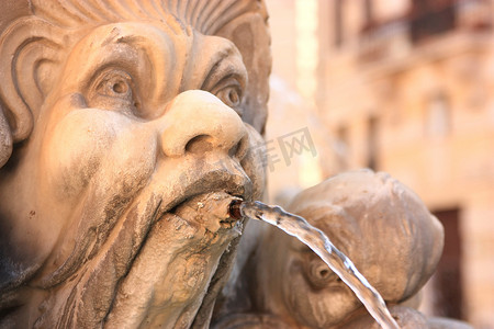 喷泉在罗马