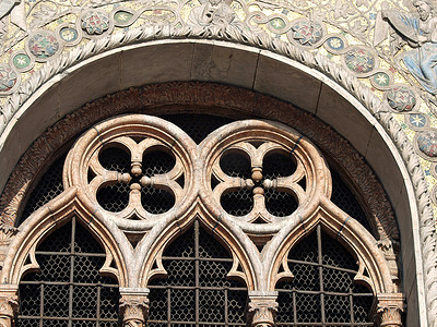 “威尼斯圣马可大教堂的细节之美永垂不朽，”