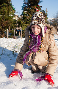 玩雪摄影照片_玩雪的女孩