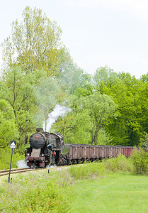 朋克赛博dj摄影照片_“波斯尼亚和黑塞哥维那图兹拉地区的蒸汽货运列车”
