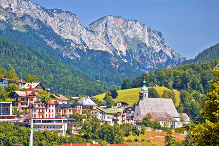 贝希特斯加登镇和高山景观