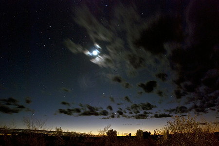 “澳大利亚北领地艾尔斯岩的星夜，奥古斯”
