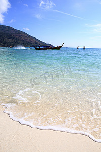 蓝天碧水摄影照片_“碧水蓝天。泰国丽贝岛”