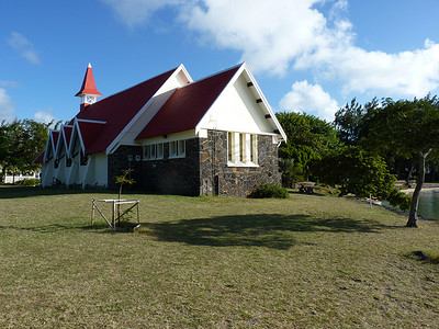 红屋顶教堂