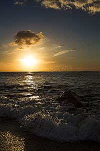海洋球池摄影照片_海洋日落
