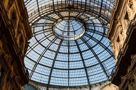 Galleria Vittorio Emanuele II 购物室内玻璃穹顶